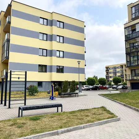 Banga Apartment, By Cohost Apartment *